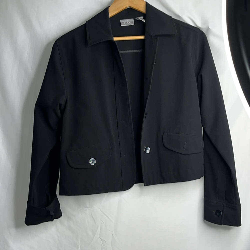 Chico size 0 short jacket/blazer (women sz 8)